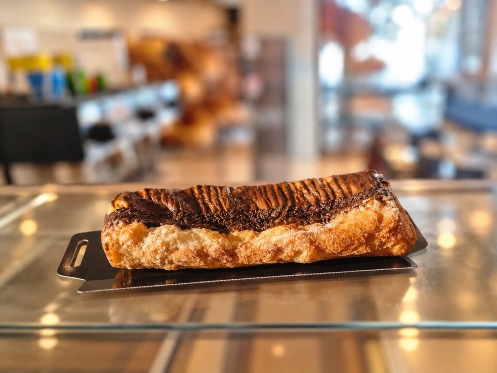 Coca de croissant de chocolate