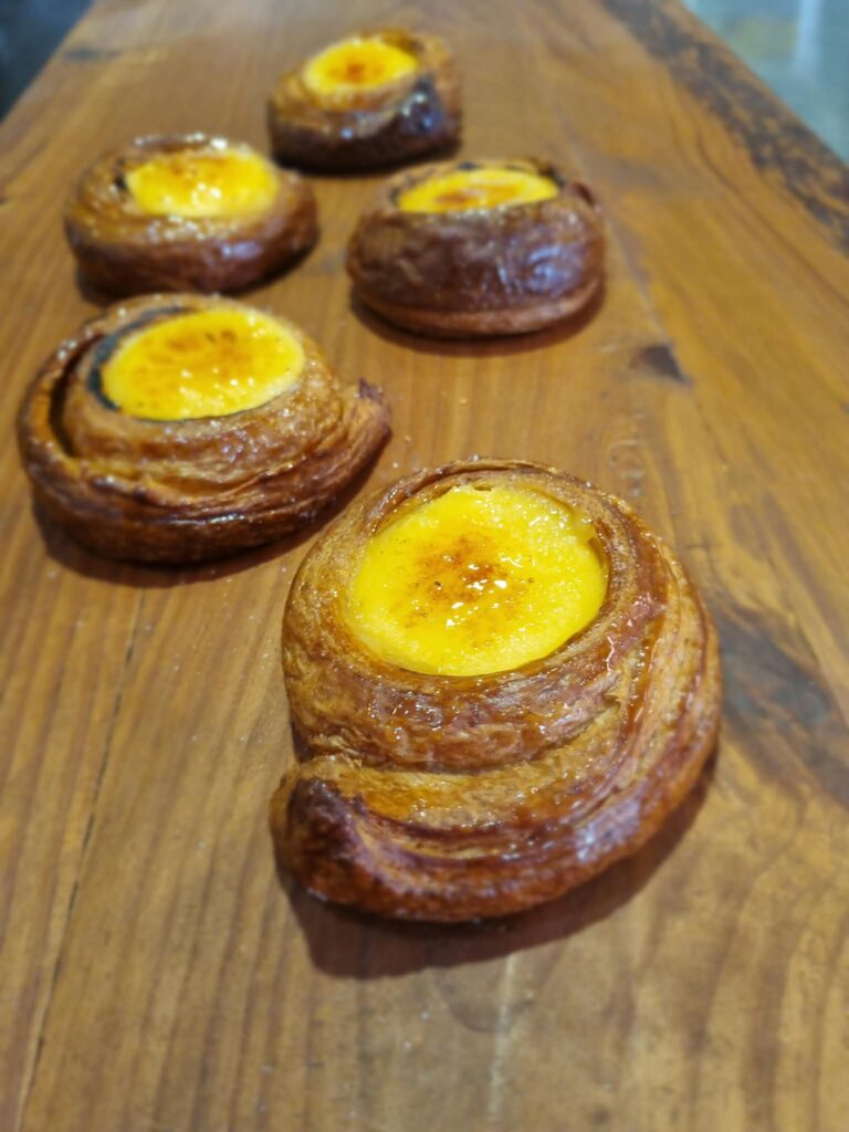 Enrollado de crema catalana